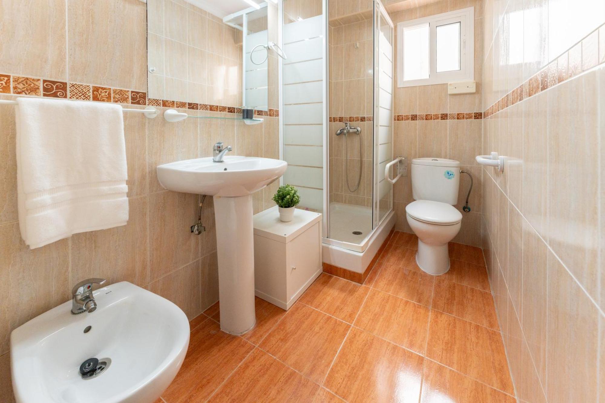 Malaga Lux Oasis - Modern 3Br, Fast Wifi, Smarttv Apartamento Exterior foto